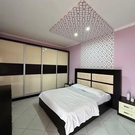 公寓 3 Bedroom In *