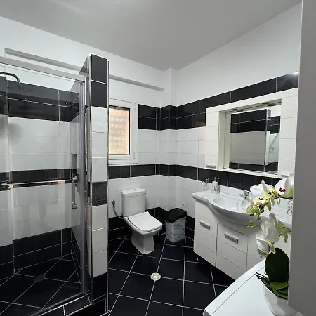 Apartment 3 Bedroom In *